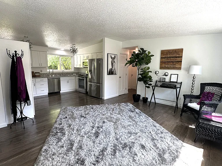 808 NE Garrison St — Photo 6