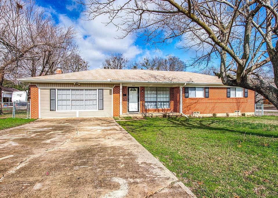 1st image of 205 Cindy Way