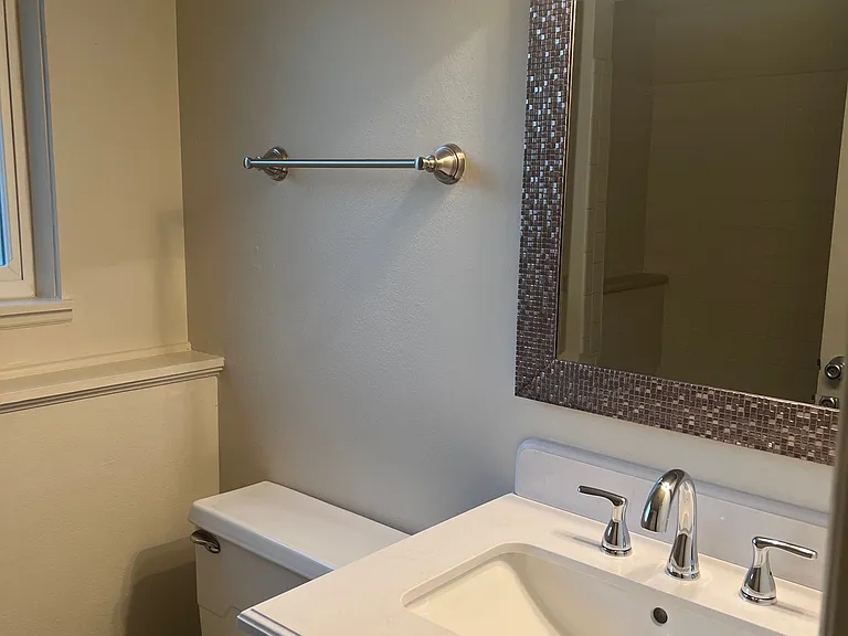 1618 Windsor Ct — Photo 20