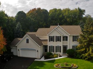 17325 Candlewood Pkwy, Eden Prairie, MN 55347
