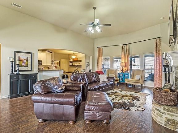 4th image of 212 Audobon Ln