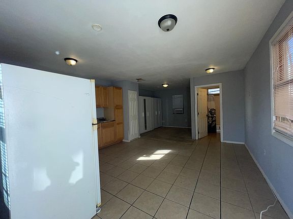 4th image of 3680 Marlborough Ave Unit C