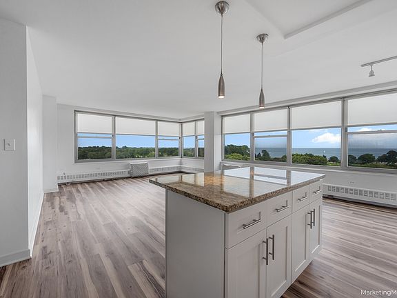 3rd image of 3900 N Lake Shore Dr APT 9K