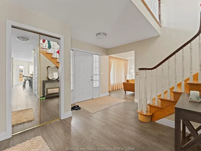 5740 Wayne St — Photo 5