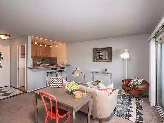 4th image of 833 N Humboldt St APT 408