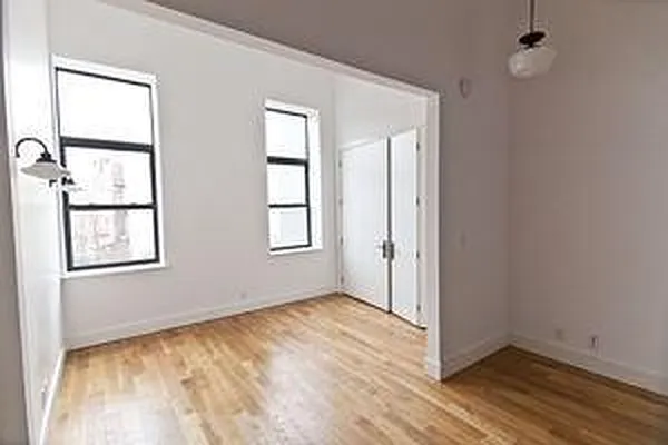 Rented by Loom Group | media 45