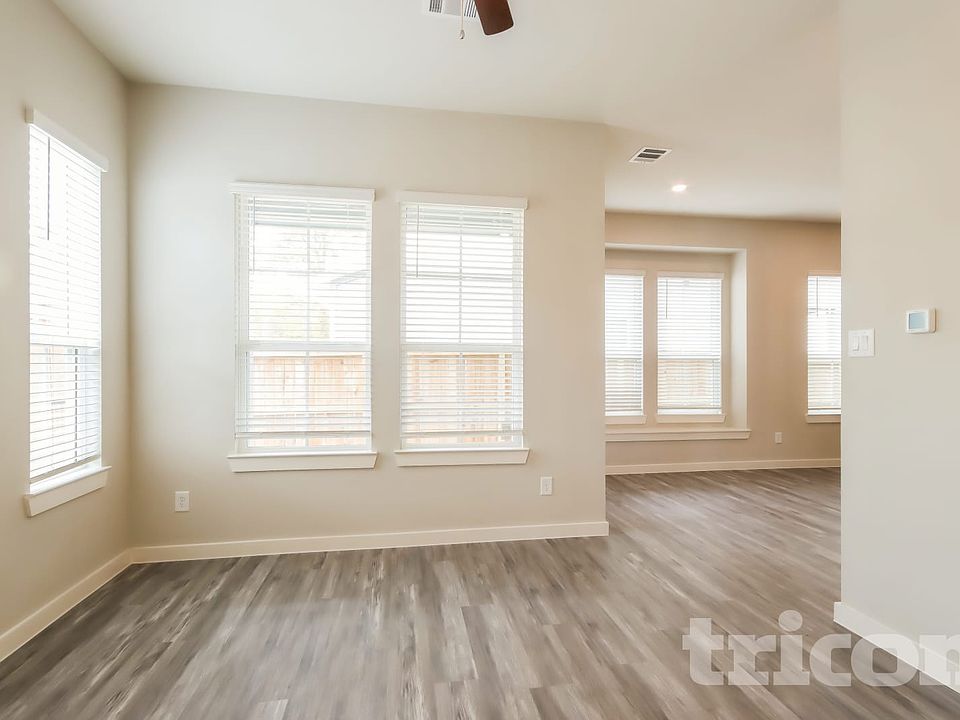 1st image of 9835 Willow Creek Commerce Dr #113