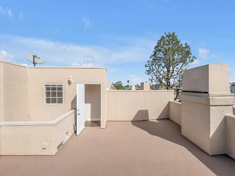 14234 Dickens St #3 — Photo 27