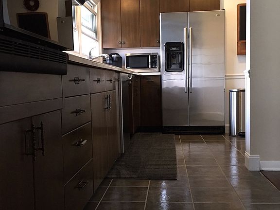 3rd image of 3358 Pendleton St