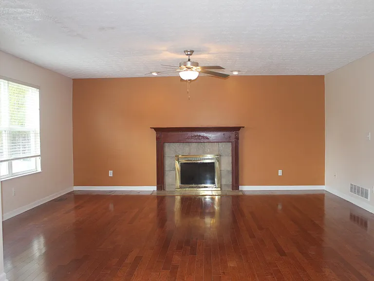 5885 Blaverly Dr — Photo 3