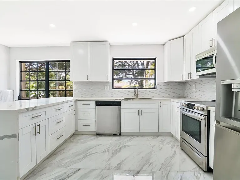 4190 SW 4th St — Photo 15
