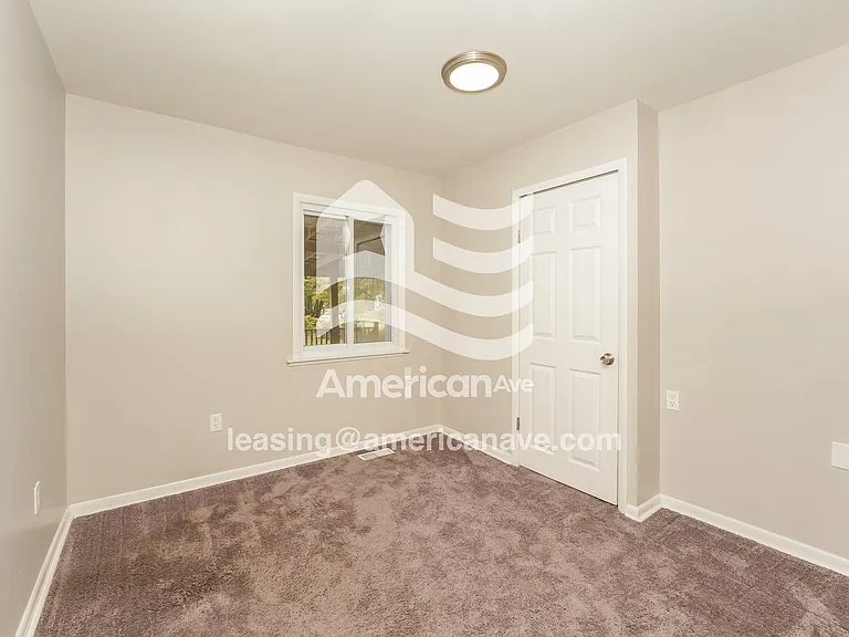 722968_008_bedroom_9.jpg