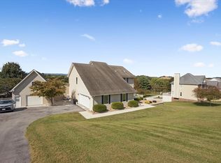 18430 Whites Point Dr, Abingdon, VA 24211