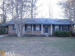 8239 Queens Dr, Jonesboro, GA