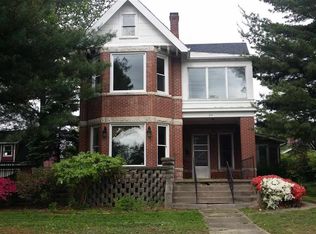 215 NE 10th St, Washington, IN 47501