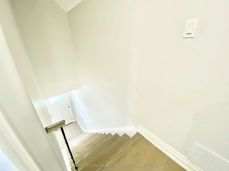 41 Arnold Cres #1 — Photo 29