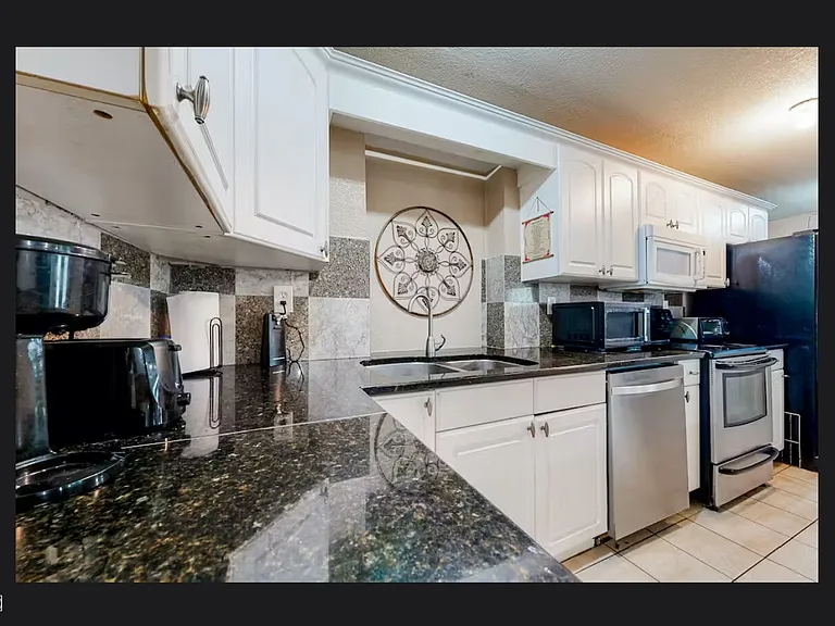 Saybrook Cir NW — Photo 32
