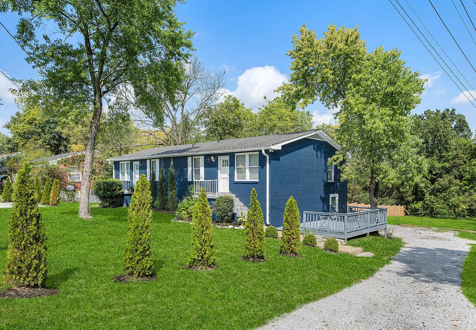 2112B Sanborn Dr — Photo 2