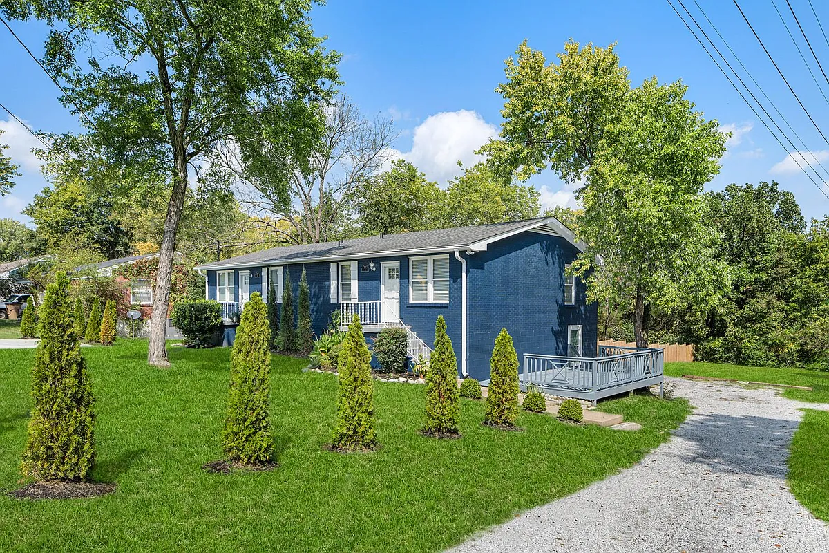 Building Photo - 2112B Sanborn Dr