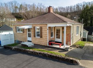 504 Brammer St, Mullens, WV 25882