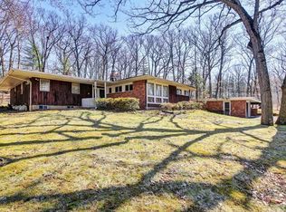 47-55 Oakwood Rd E, Watchung, NJ 07069