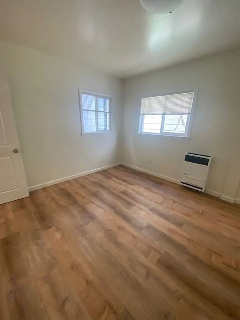 4407 Kirkham St Unit 3 - Main Image