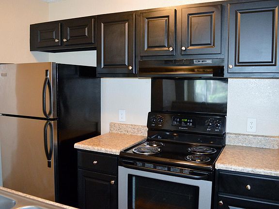 2nd image of 804 Club Pkwy