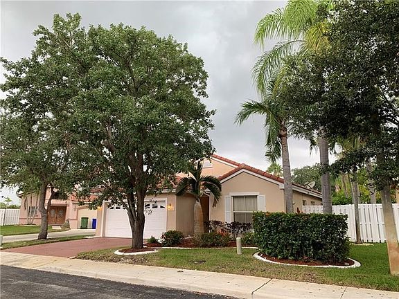 3rd image of 16583 NW 2nd Ln