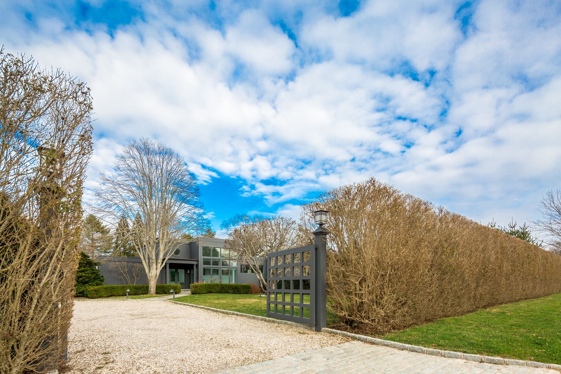 470 Lumber Ln, Bridgehampton, NY 11932 Out East