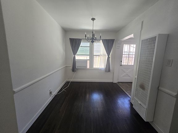 4th image of 12811 Oxnard St APT 3