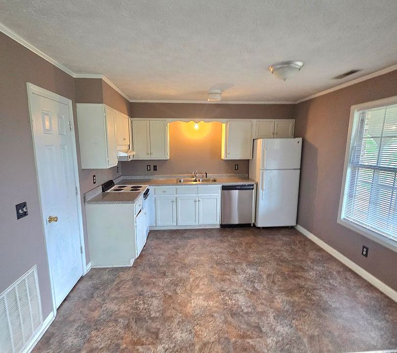 2nd image of 1630 Church Ave SE #5