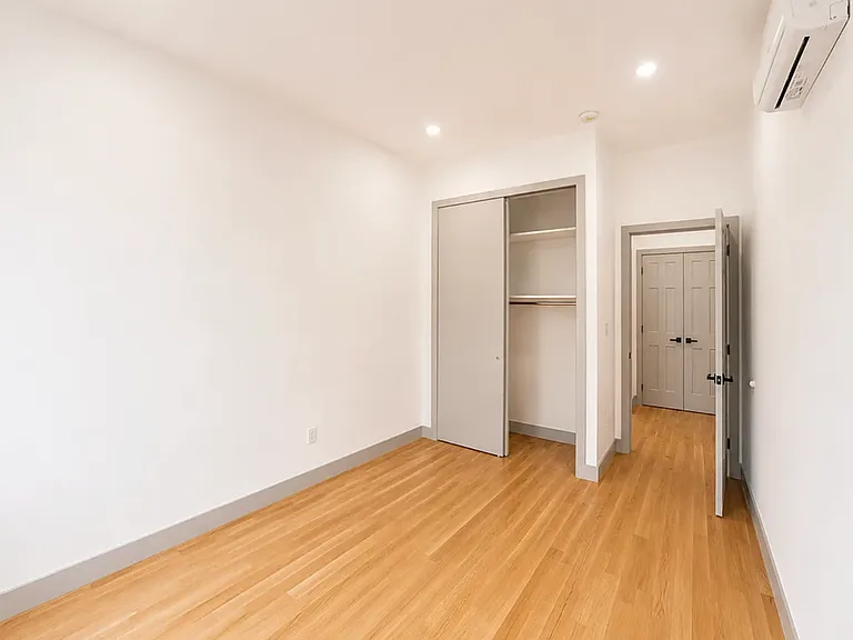 1726 Summerfield St #2L — Photo 9