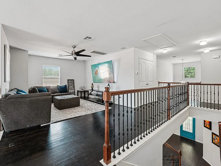 110 Farm House Rd — Photo 16