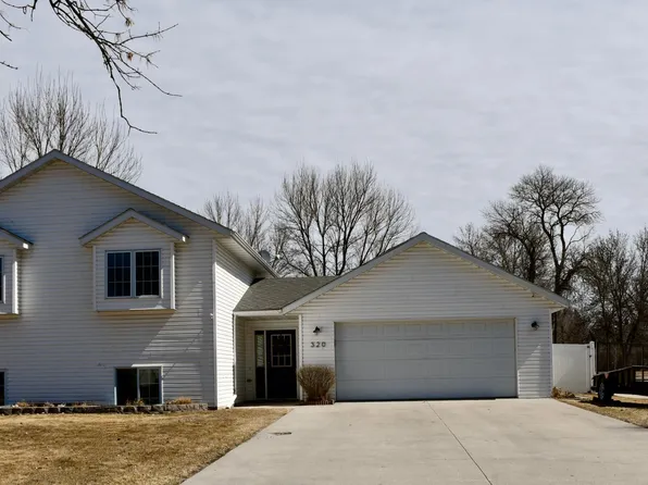 320 Markley Ave S, Thief River Falls, MN 56701