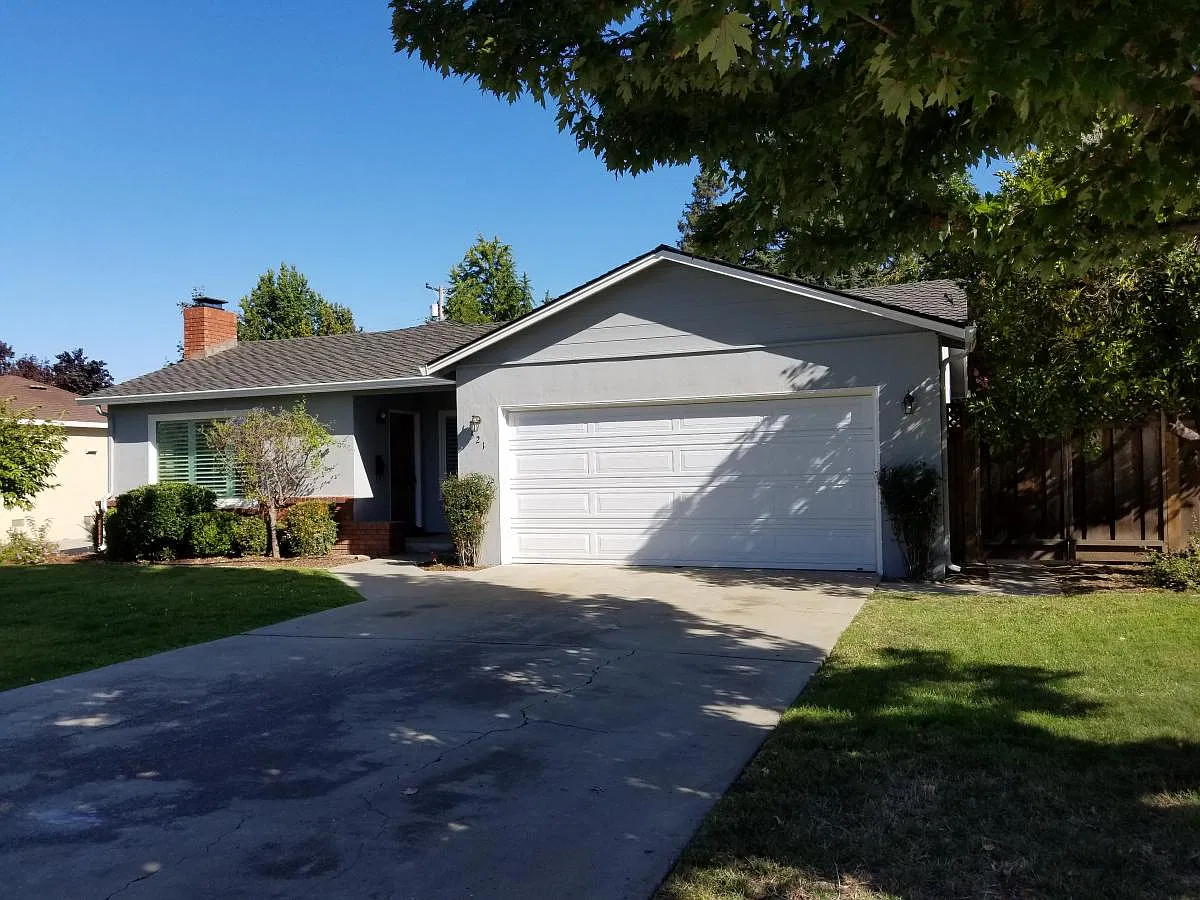 3 bed, 2.5 bath, 1756 sqft, $5,200 — Photo 1