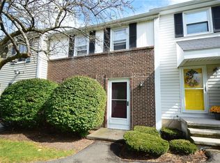 13 Summit Knolls Dr, Webster, NY