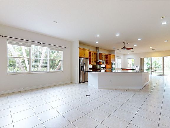 3rd image of 2198 Falls Cir