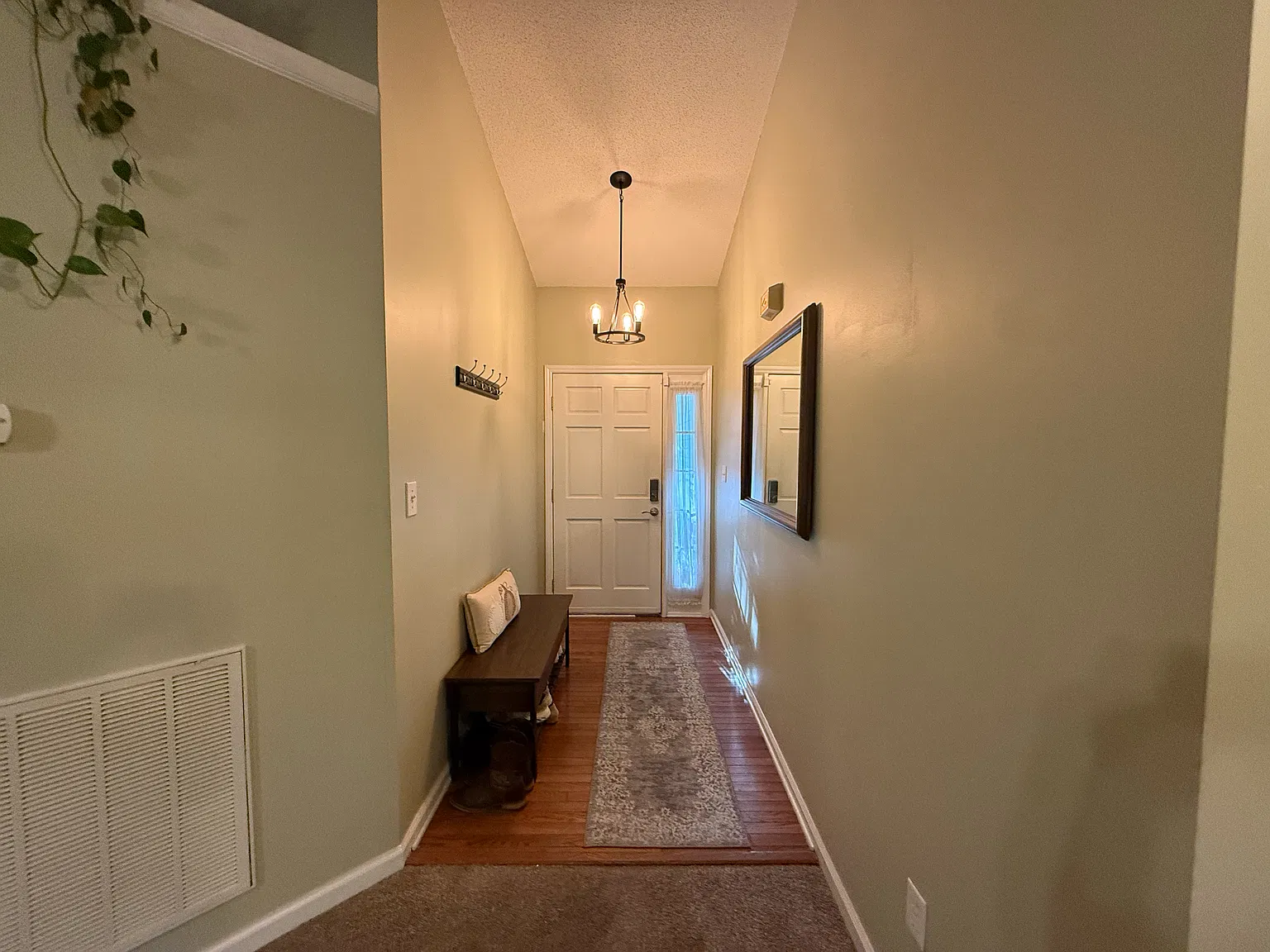 3 bed, 1510 sqft, $2,100 — Photo 3