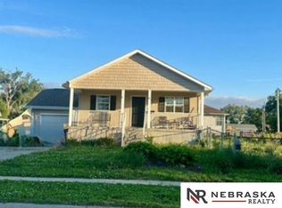 1703 Manderson St, Omaha, NE 68110