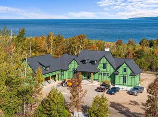 4712 Sunset View Ln, Petoskey, MI 49770