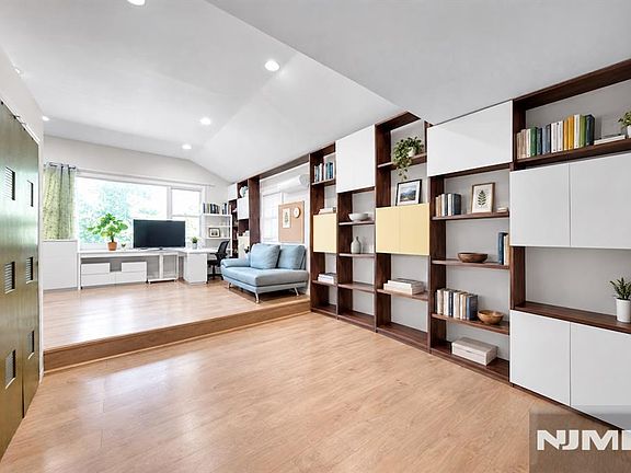 3rd image of 29 Richard Street