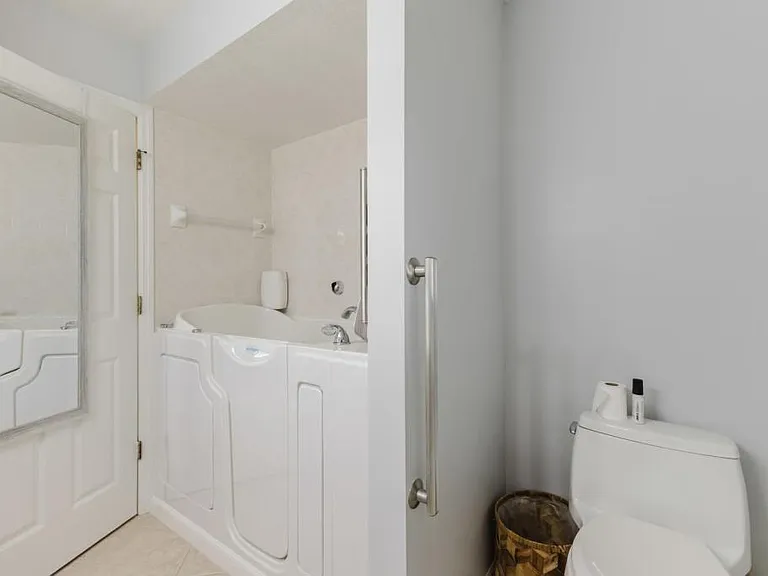 2103 SE 8th Ave — Photo 47