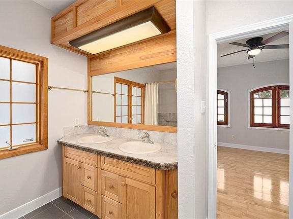 4th image of 6303 Lugary Dr #6303