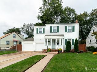9 McAuliffe Dr, North Brunswick, NJ 08902