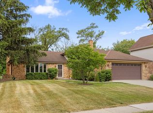 7748 Wakefield Dr, Darien, IL 60561