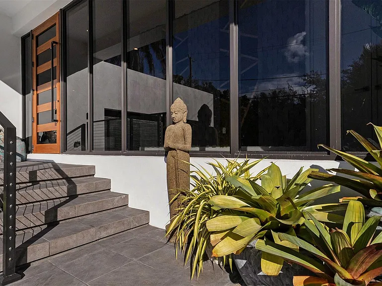 823 Ponce De Leon Dr — Photo 15