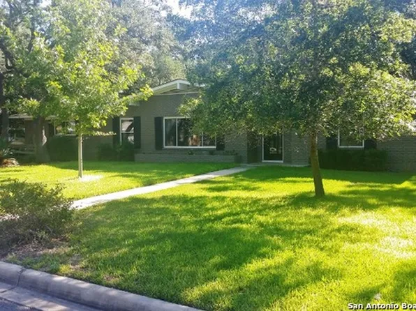 106 Canyon Creek Dr, Hollywood Park, TX 78232