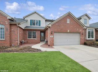 21172 Plank Trail Ct, Frankfort, IL 60423