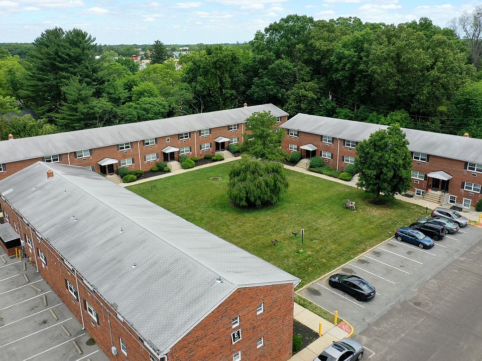 1st image of 17 Campus Ter #F45