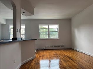 78-01 164th St #2F, Fresh Meadows, NY 11366